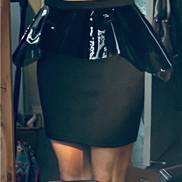 Nasty Gal Black Vinyl Pencil Skirt Size M only worn twice - Picture 5 of 5